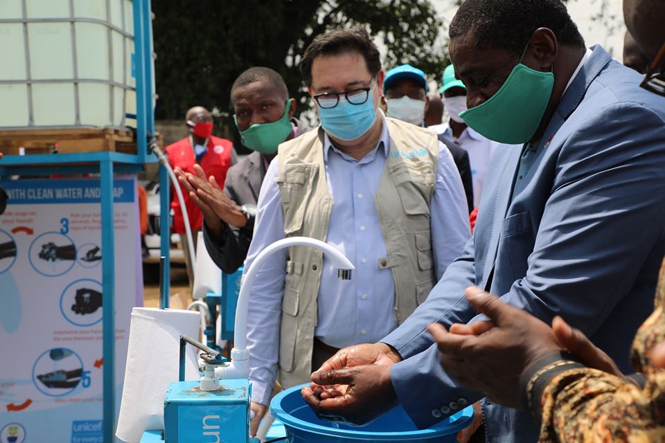 COVID-19 : L’UNICEF offre 70 unités de lavage des mains aux habitants de Douala