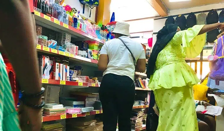 Rentrée scolaire : les parents confrontés à la pénurie de manuels scolaires