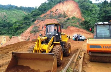 Falaise de Dschang : l’incivisme des usagers freinent les travaux de réhabilitation